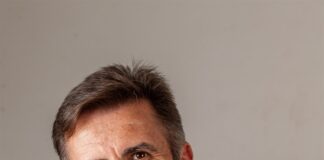 Andre Moss skuif Provinsiale Wetgewer toe portrait photograph of Andre Moss.